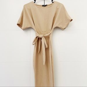 Boohoo Tie Waist Formal MIDI Dress size 4